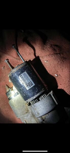 Стартер Peugeot Partner 2003 г.  1.9 л дизель