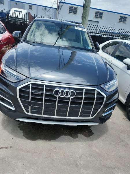 Решетка радиатора Audi Q5  2021 2.0 Бензин Киев