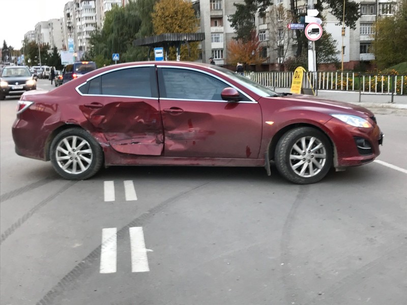 Двери Mazda 6  2009 1.8 Бензин Львов