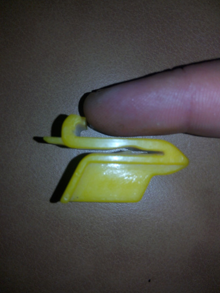 Кріплення-фіксатор (жабка) заднього бампера до кузова Nissan Almera Classic  2011 1.6 Бензин Тернополь