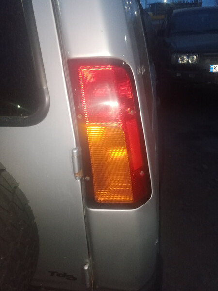 Фонарь задний левый XFB000431   Land Rover Discovery