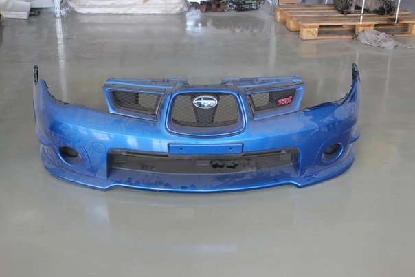 Бампер передний с решетками Subaru Impreza  2006 1.5 Бензин 