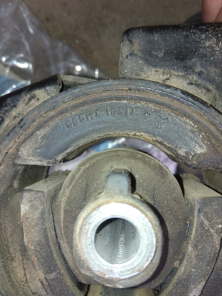 Опора кпп верхня ліва Nissan X-Trail T30  2003 2.0 Бензин 