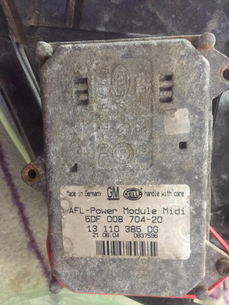 Фары передние 13110385   Opel Astra