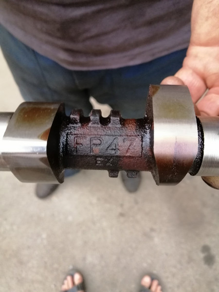 Выпускной распредвал Mazda 626  2000 2.0 Бензин Киев
