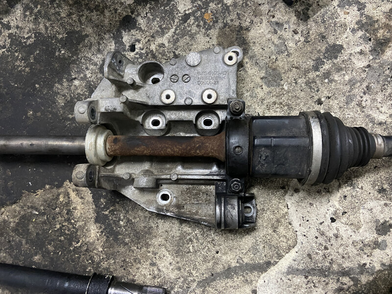 Опора полуоси Land Rover Discovery Sport  2019 2.0 Дизель Умань