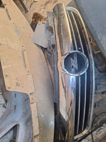 Решетка радиатора Opel Zafira B  2008 универсал 1.6 Бензин Луцк