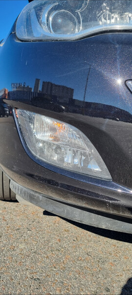 Противотуманная фара Opel Astra  2010 хэтчбек 1.4 Бензин Киев
