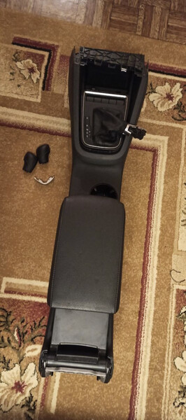 Подлокотник с регулировкой Volkswagen Jetta 6  2016 1.4 Бензин Белая Церковь