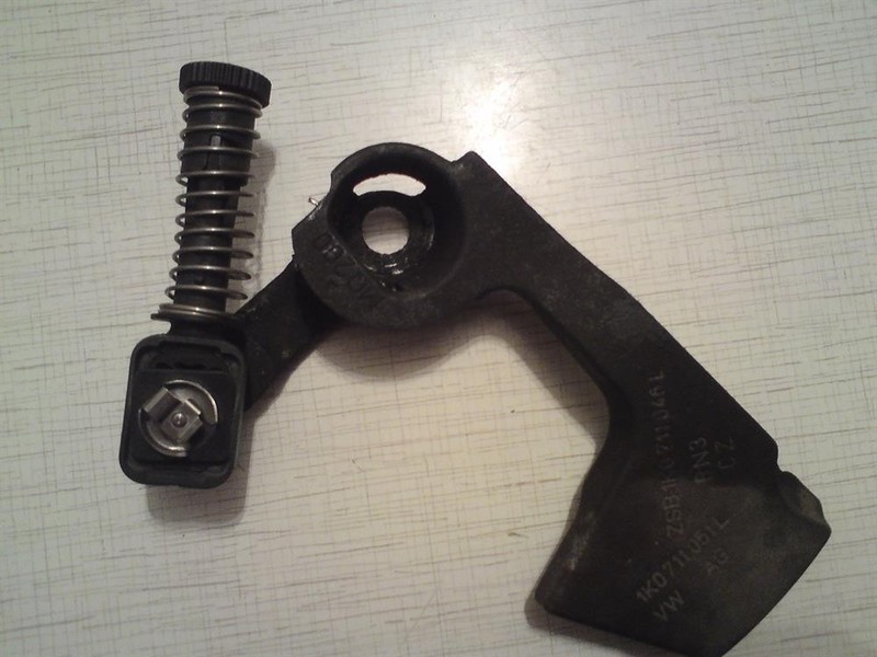 Ручка КПП 1K0711051L   Seat Altea, Seat Leon, Seat Toledo, Skoda Kodiaq, Skoda Octavia, Skoda Octavia A5, Volkswagen Caddy, Volkswagen Golf, Volkswagen Jetta