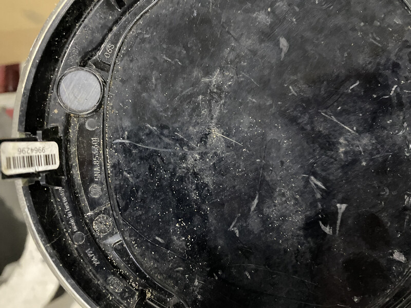 Эмблема решетки радиатора 5NA853601   Volkswagen Tiguan