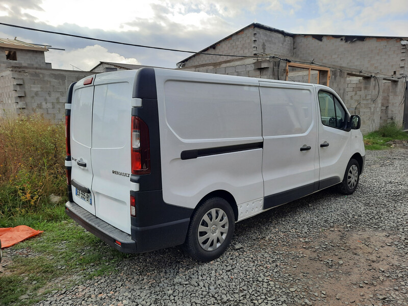 Молдинг Renault Trafic 3 универсал 2017 г.  1.6 л дизель Винница