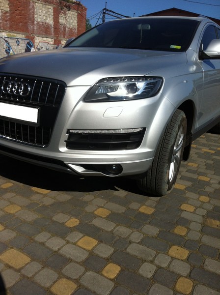 Поворотник передній лівий (11 лампочок) Audi Q7  2011 универсал 3.6 Бензин Львов