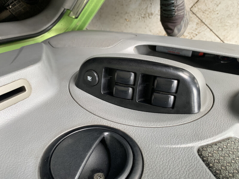 Блок управления стеклоподъемниками Chevrolet Aveo 2005 г.  1.5 л бензин Ужгород