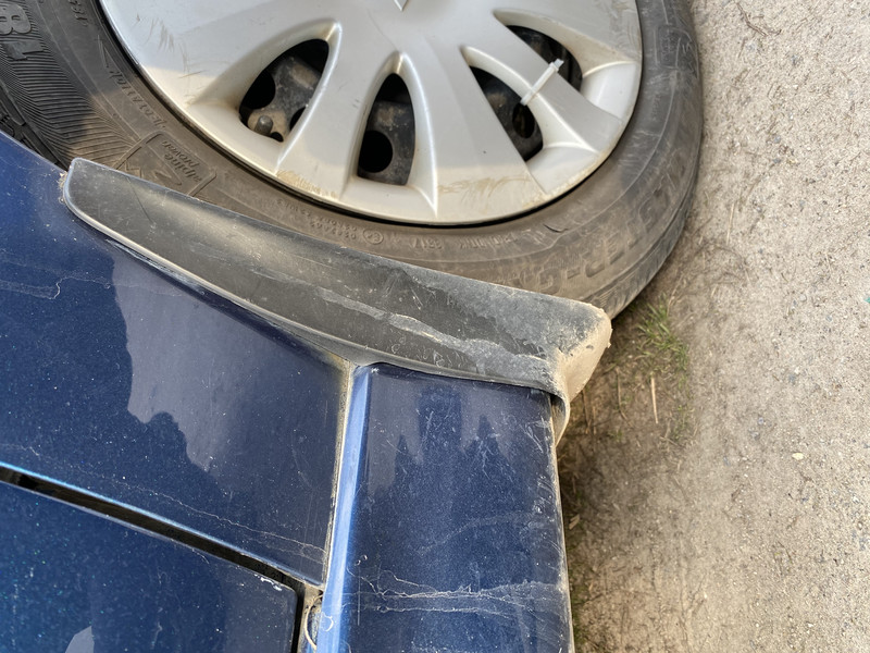 Брызговики передние Mitsubishi Lancer 9 2007 г.  2.0 л бензин Винница