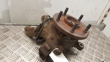 Правый поворотный кулак Jeep Grand Cherokee  2004 2.7 Дизель Вараш