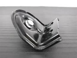 Боковой кронштейн спинки заднего сиденья (в сборе) левый и правый Nissan Juke  2014 універсал 1.6 Бензин 