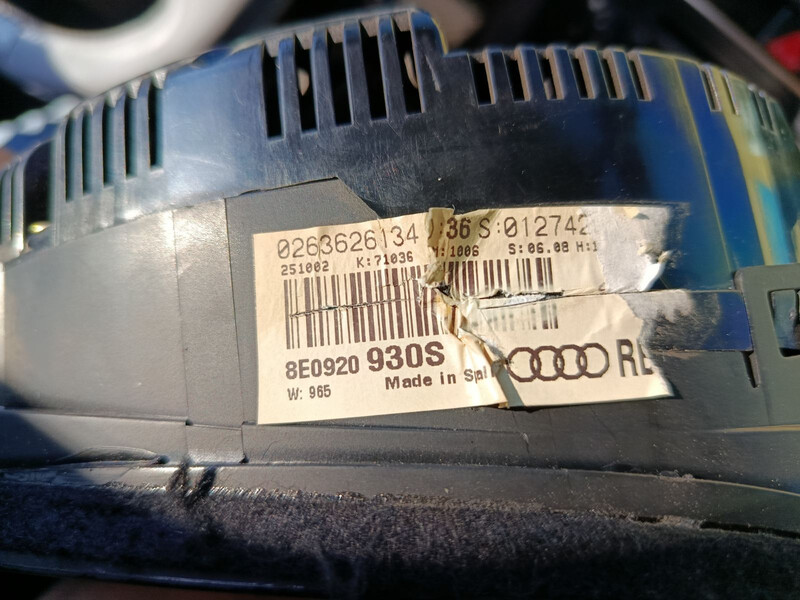 Панель приборов Audi A4 B6  2002 1.8 Бензин 