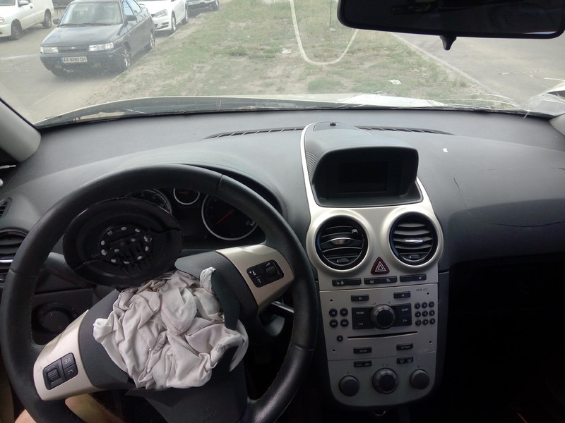 Торпеда голая Opel Corsa  2008 хэтчбек 1.2 Бензин Киев
