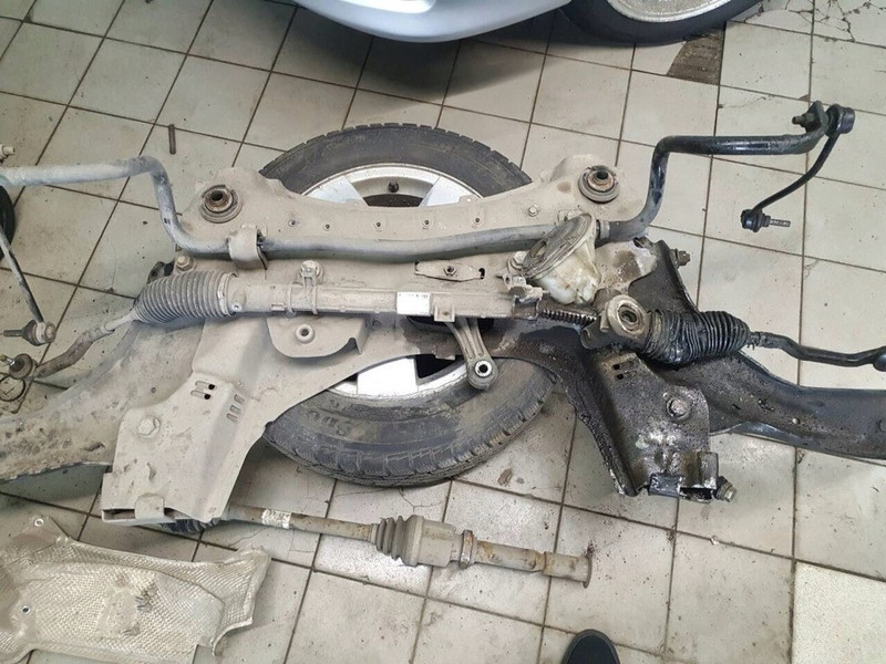 Подрамник передний Renault Fluence  2010 1.6 Бензин Киев