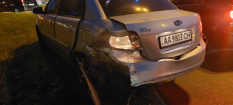 Бампер задній седан Kia Rio 2 2010 г.  1.6 л бензин Киев
