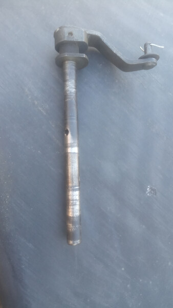 Вал переключателя передач КПП Mitsubishi Lancer универсал 1995 г.  2.0 л дизель