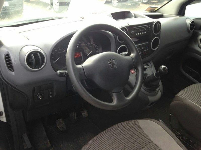 Торпедо Peugeot Partner 2011 г.  1.6 л дизель Винница