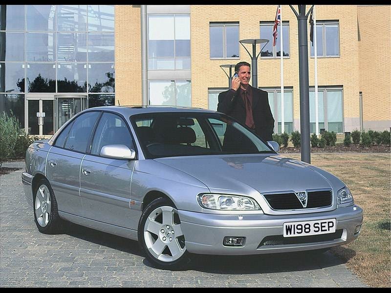 Бампер передній Opel Omega  2003 2.2 Бензин Козелець
