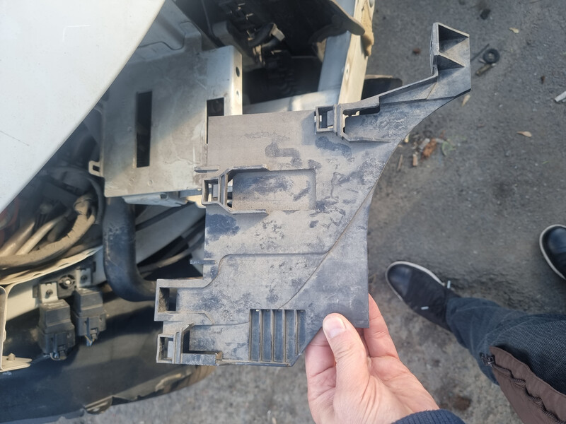 Кронштейн площадка фары Land Rover Range Rover Evoque 2016 р.  2.0 л дизель Київ