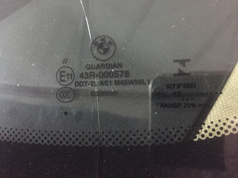 Лобове скло BMW X3 F25  2016 універсал 3.0 Бензин 