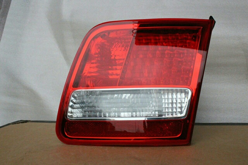 Фонарь крышки багажника правый Audi A8 D3  2004 111.0 Бензин Одесса