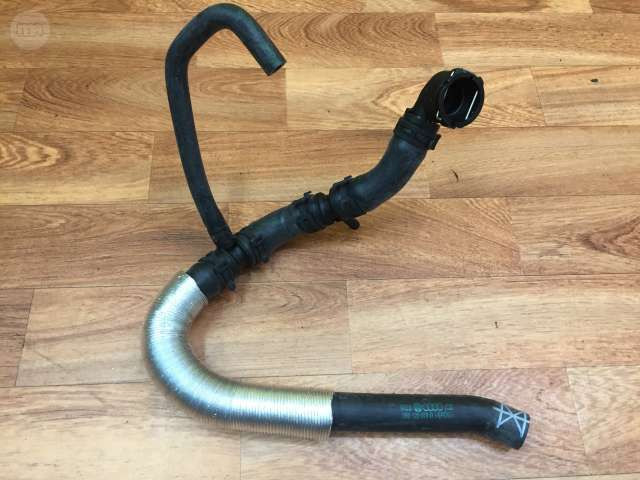 Патрубок системы охлаждения 3B0122073D   Volkswagen Passat, Volkswagen Santana