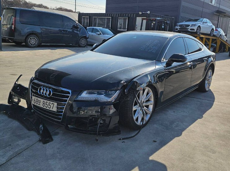 Комплектний бампер Audi A7  2014 1.9 Электро Одесса