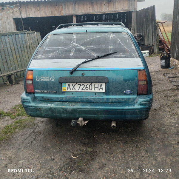 Стекло заднее Ford Escort  1995 универсал 1.9 Бензин Овруч