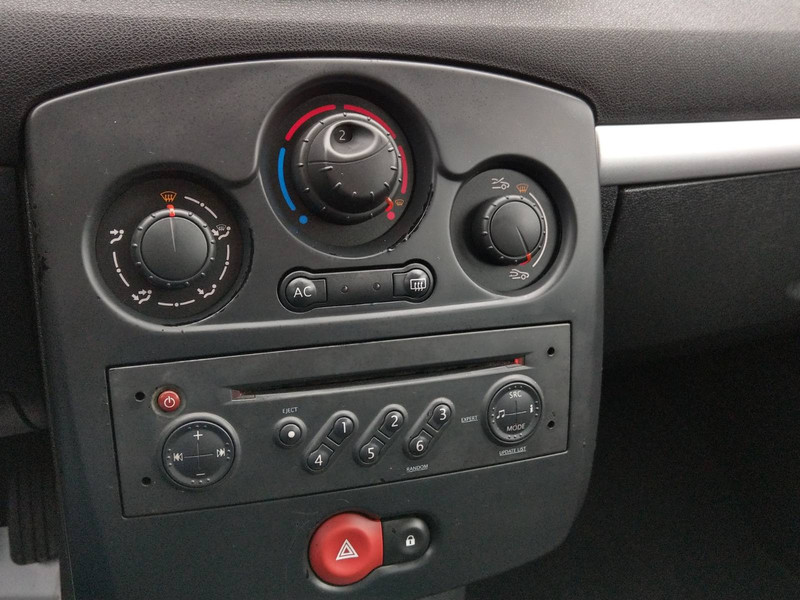 Магнитола Renault Clio  2008 хэтчбек 1.2 Бензин Ровно