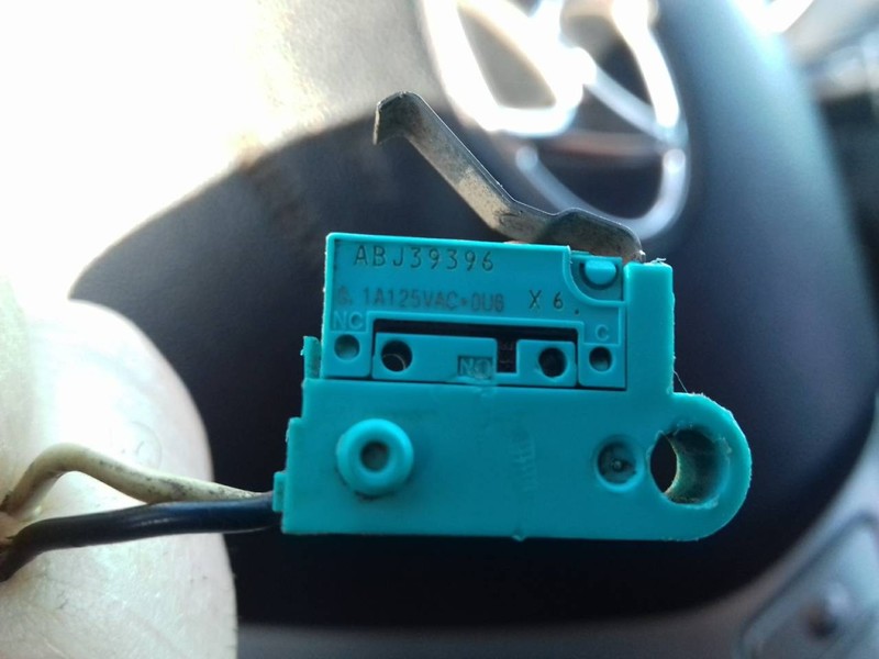 Кнопка открывания багажника Hyundai ix35  2010 2.0 Бензин Запорожье