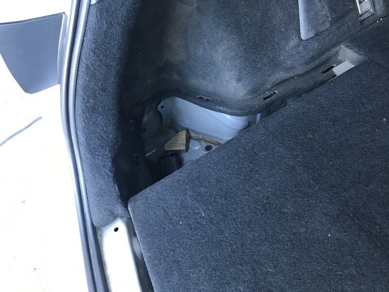 Бокс в багажник накладки на крепления передней пассажирской сиlушки задние Lexus CT  2013 хэтчбек 1.8 Бензин Киев