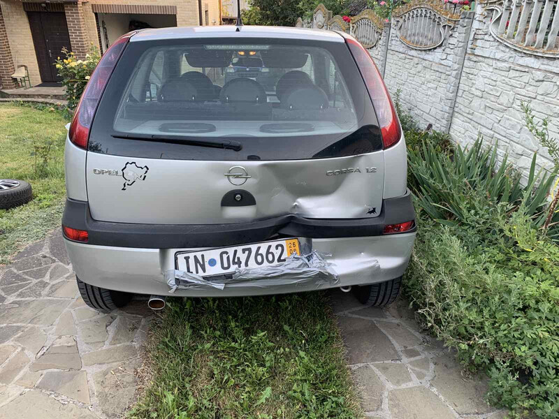 Бампер задний (срібна код фарби z147 z157) Opel Corsa  2001 Ровно