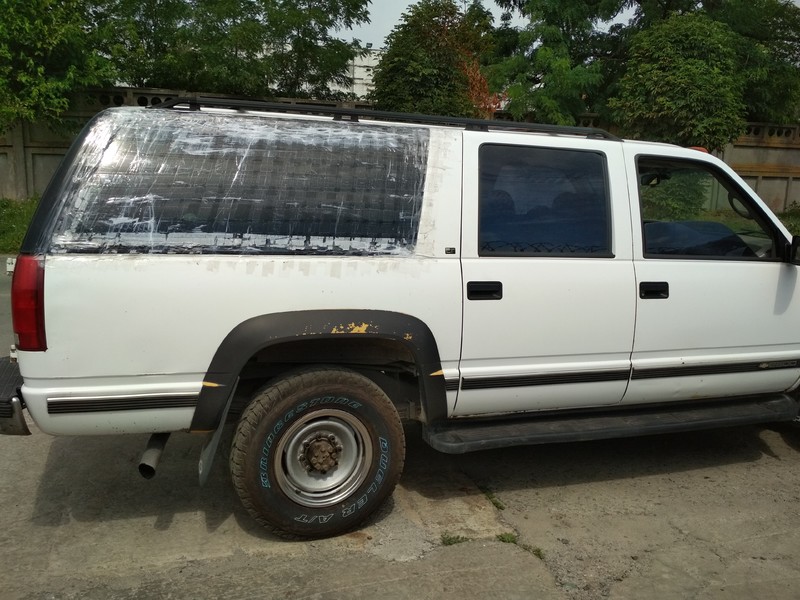 Стекло боковое правое Chevrolet Suburban  1996 4.0 Бензин Днепр