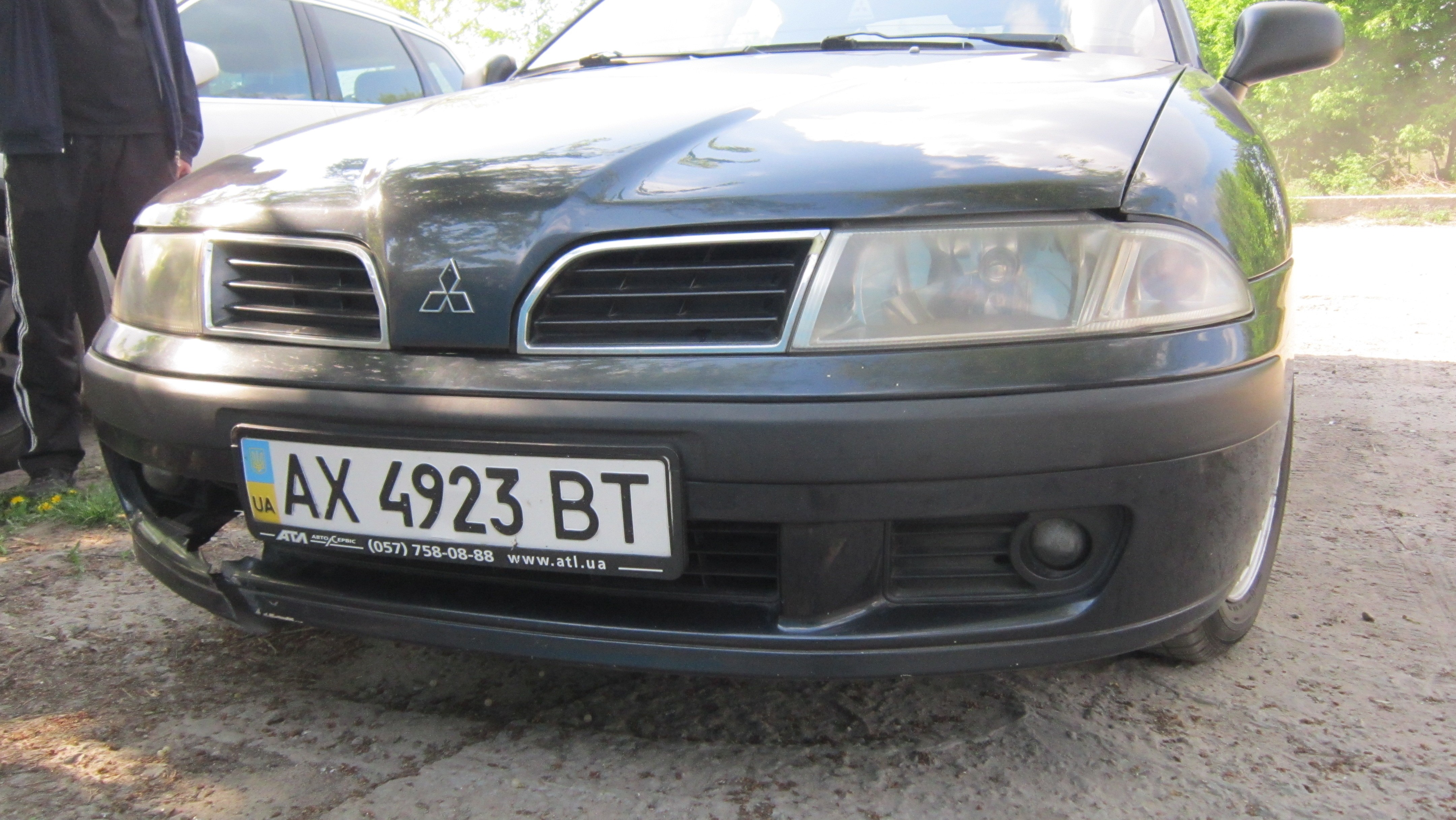 Бампер передній MR 485430   Mitsubishi Carisma