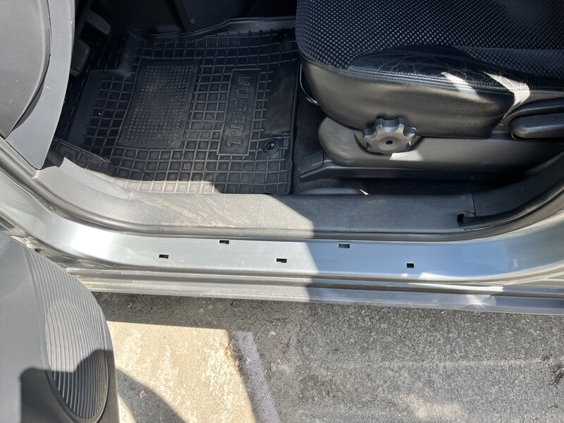 Накладки порогу водія Hyundai Tucson  2011 1.8 Бензин 