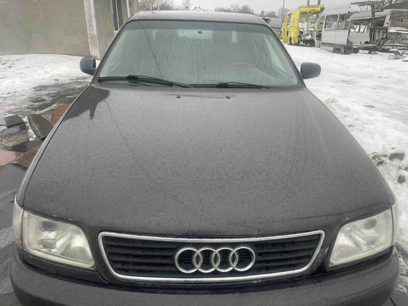 Капот з решіткою Audi A6 C4  1996 2.6 Бензин Ровно