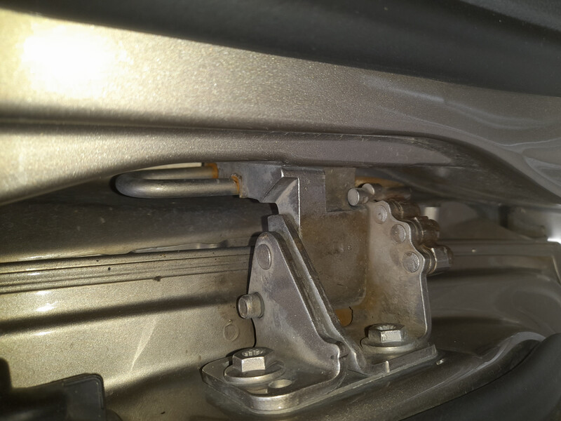 Петля двери 1K0831411Q   Volkswagen Golf, Volkswagen Golf Plus, Volkswagen Touran