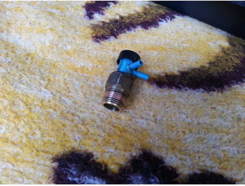 Термо датчик управления обсорбером Mazda 626 хетчбек 1989 р.  2.2 л бензин Дніпро