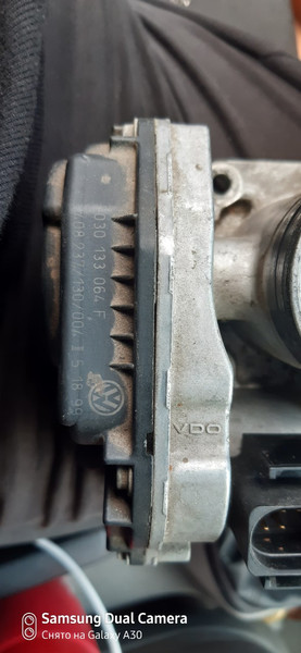 Дрюсельная заслонка Skoda Octavia универсал 2005 г.  1.6 л бензин Ровно