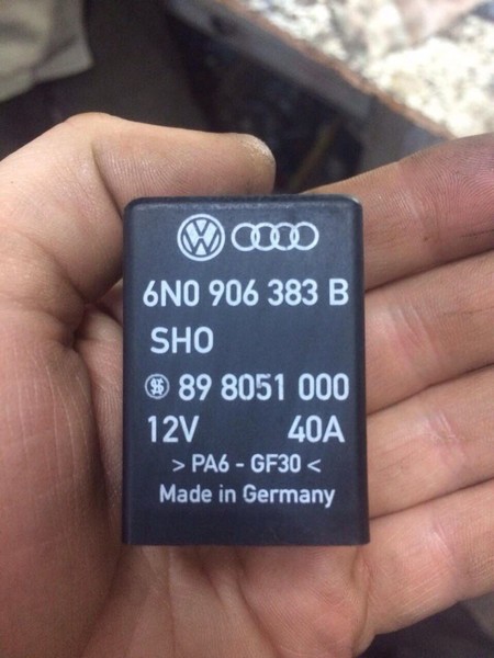 Реле паливного насосу Volkswagen Sharan  2002 універсал 1.8 Бензин 