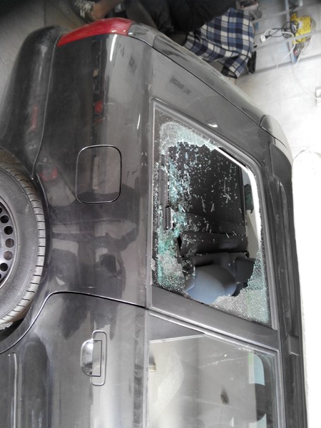 Стекло заднее 8D0 845 300 F   Audi A4