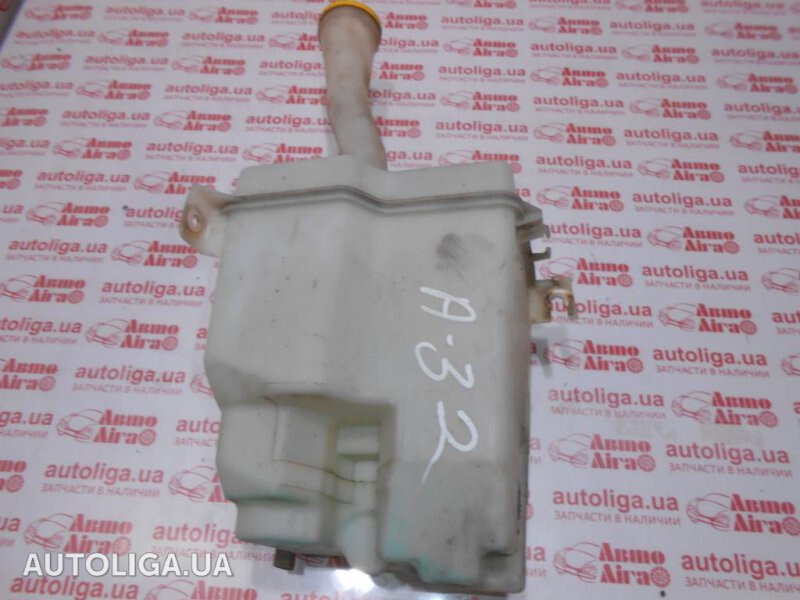 Бачок омывателя Nissan Maxima A32  1996 2.0 Бензин 