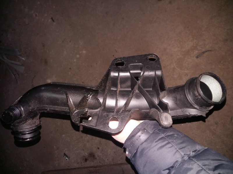 Патрубок интеркулера Audi A4 B8  2010 2.0 Бензин Житомир