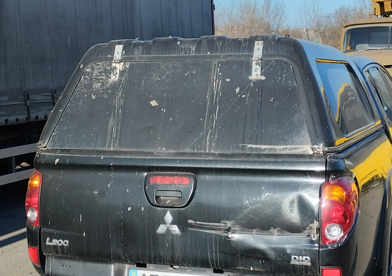 Борт кузова и правый задний фонарь Mitsubishi L 200  2014 2.5 Дизель Днепр